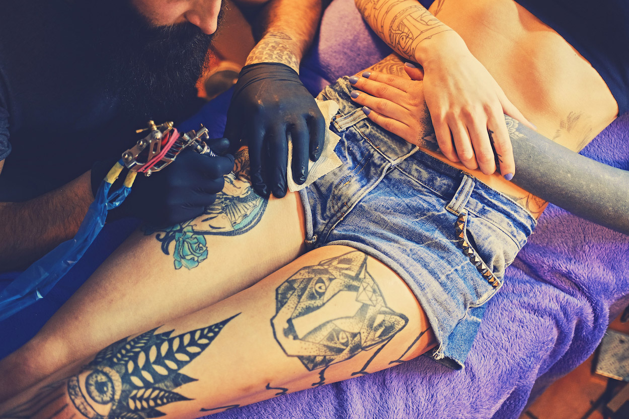 peligros de los tatuajes